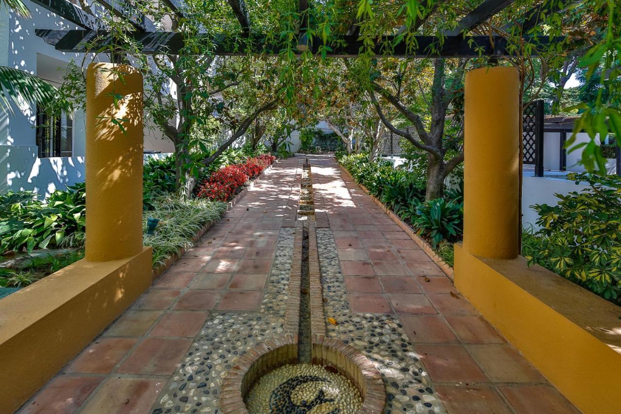 Jardines Las Golondrinas Apartments Elviria 马尔韦利亚 外观 照片
